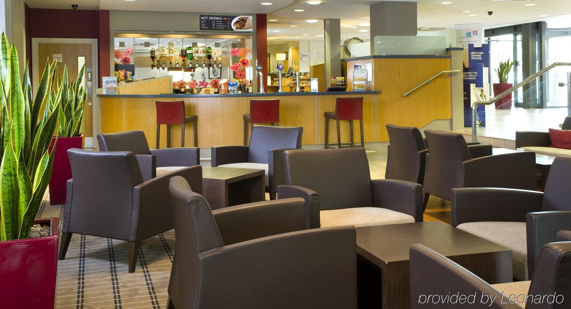 Holiday Inn Express Droitwich Spa By Ihg Ресторан фото