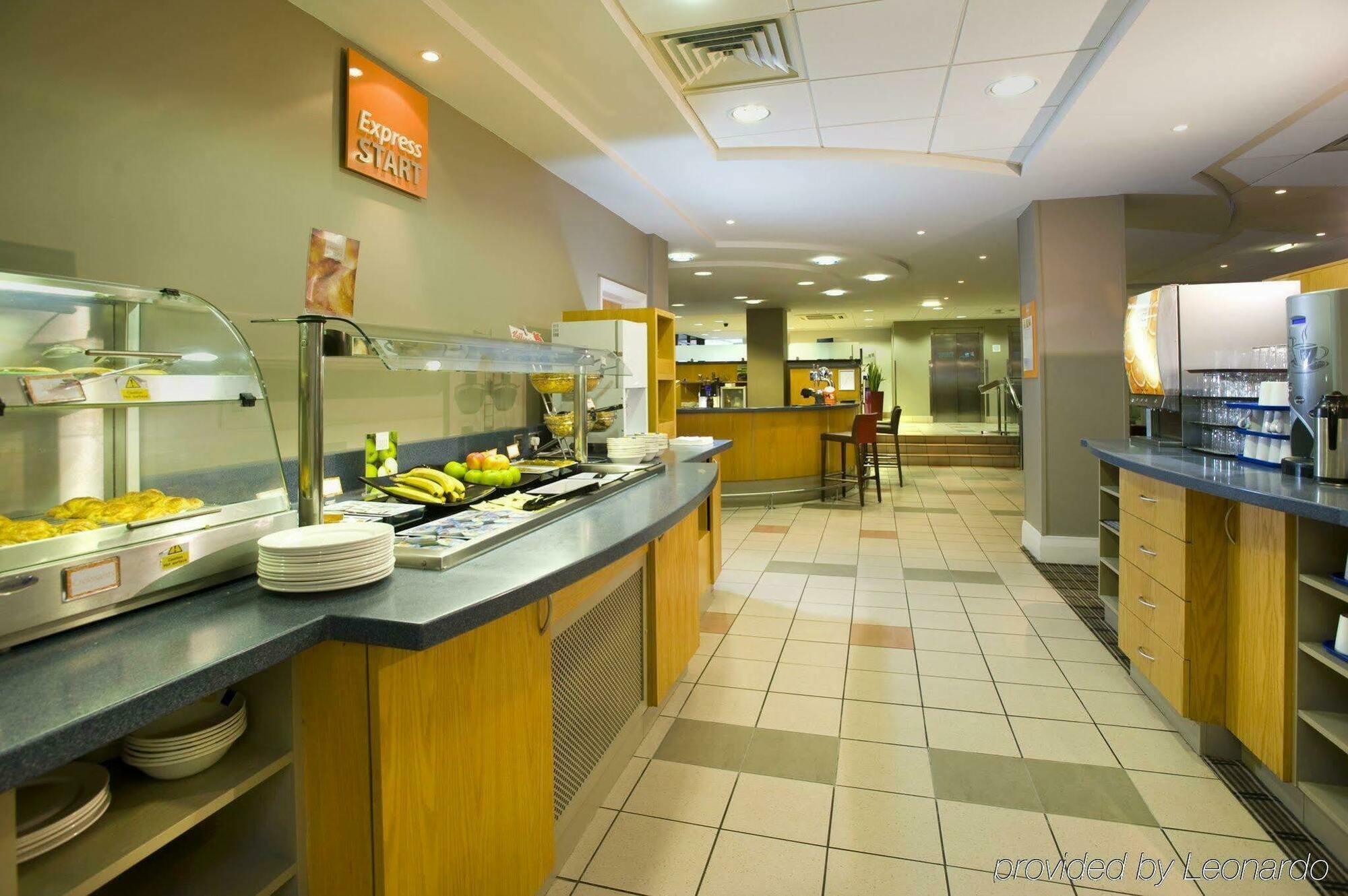 Holiday Inn Express Droitwich Spa By Ihg Ресторан фото